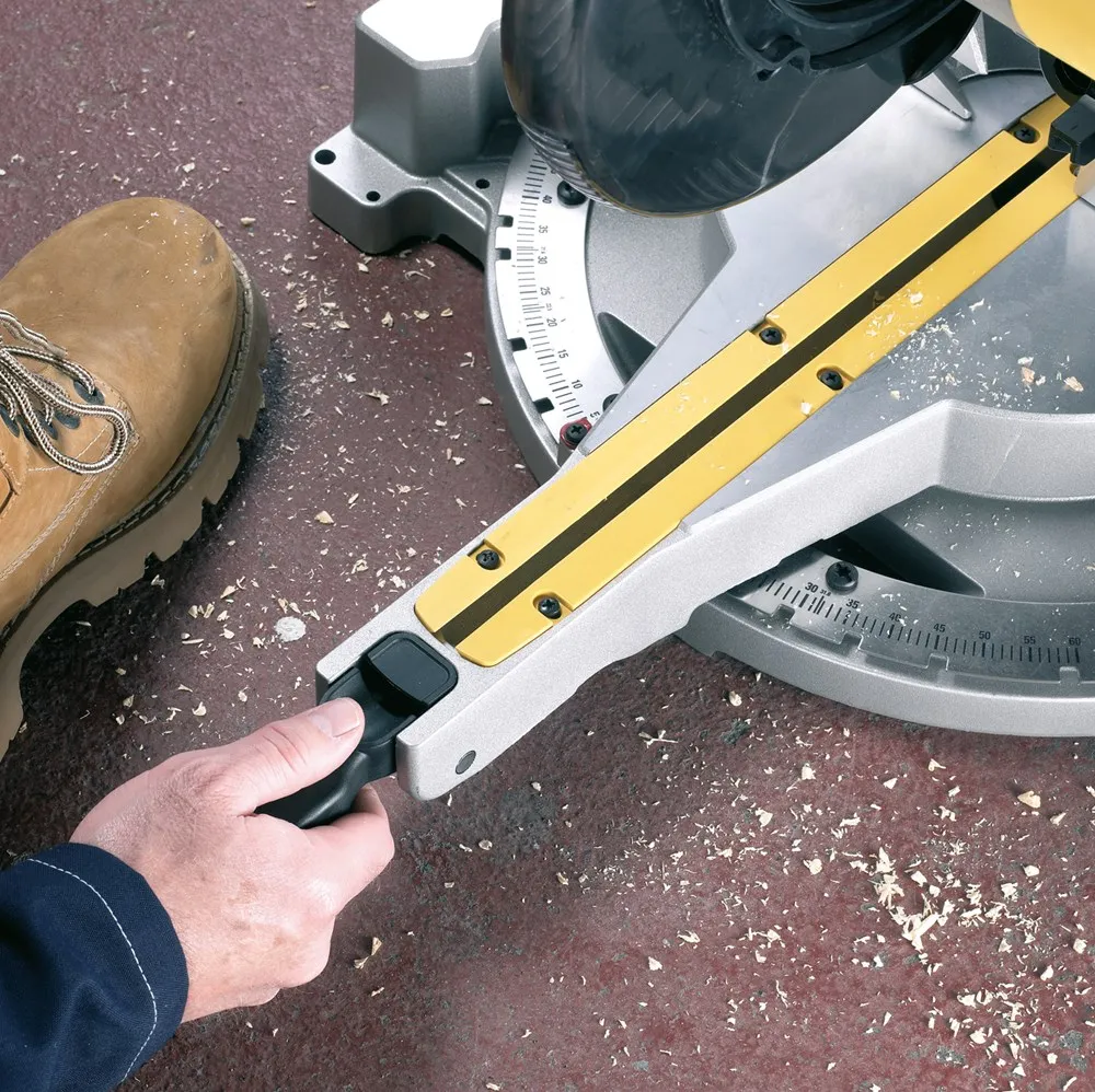 DEWALT AFKORTVERSTEKZAAG DW712QS, 1600W, 216MM