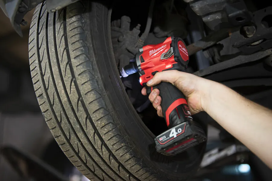 MILWAUKEE M12 FIW380  FUEL SUBCOMPACTE SLAGMOERSLEUTEL