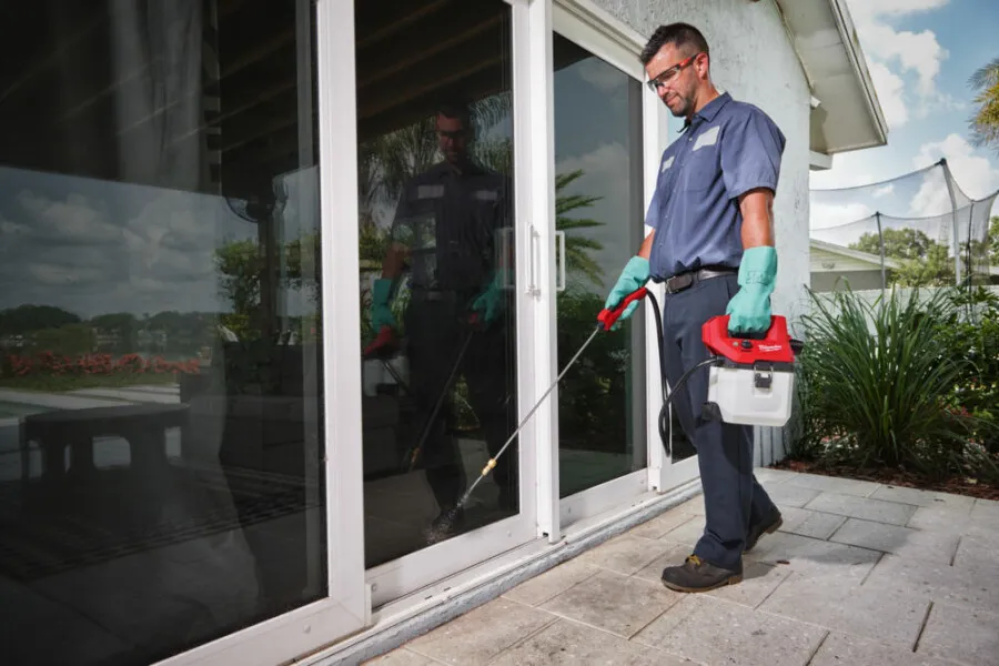 MILWAUKEE M12BHCS3L201 CHEMICAL SPRAYER 3.7 LITER