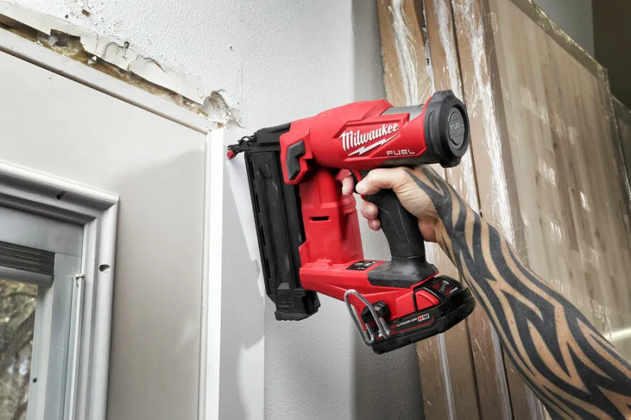 MILWAUKEE M18 FN18GS202X AFWERKINGSTACKER  TBV  MINIBRADS