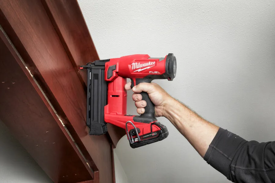 MILWAUKEE M18 FN18GS202X AFWERKINGSTACKER  TBV  MINIBRADS