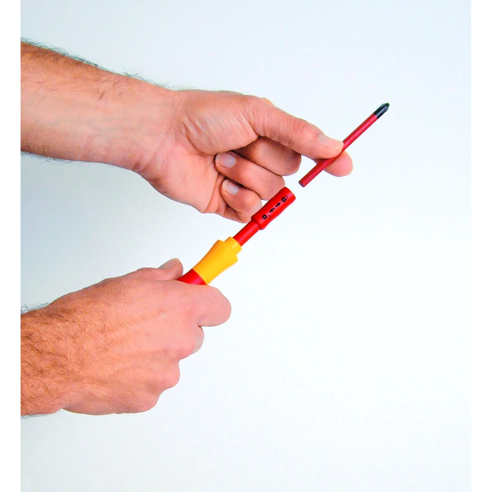 WIHA SCHROEVENDRAAIER EN BITSET SLIMVARIO (ROOD/GEEL, SLEUFKOP, POZIDRIV, PLUSMIN/POZIDRIV 10DELIG INCL. OPVOUWBAAR ETUI)